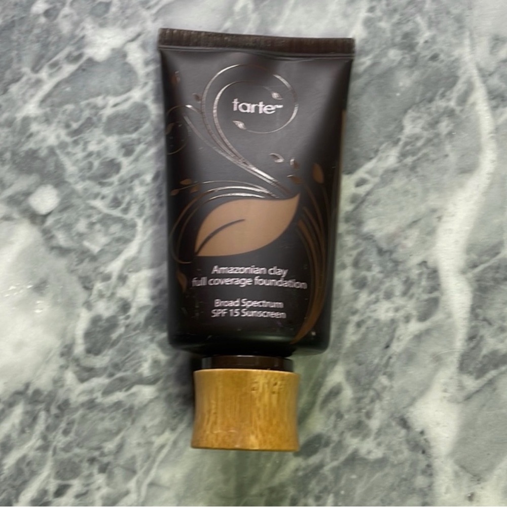 New Tarte Amazonian Clay Foundation Rich Neutral